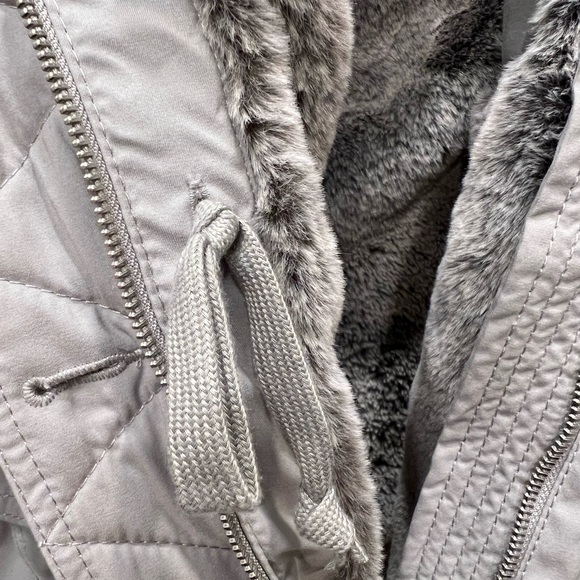 Women’s Winter Jacket - Picture 7 of 8